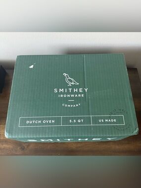 Smithey Ironware Seasoned Dutch Oven 5.5 quart Made In The USA Brand New In Box
